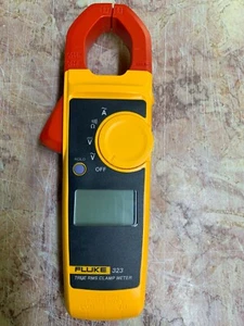 Fluke 323 Clamp Meter Only. Tested and Works. Excellent Condition Fast shipping - Picture 1 of 7