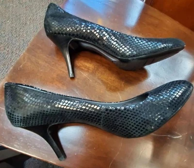 Calvin Klein Womens 8M Pump Heels SELENE Black Snake Point Toe Slip On - Image 1 of 4