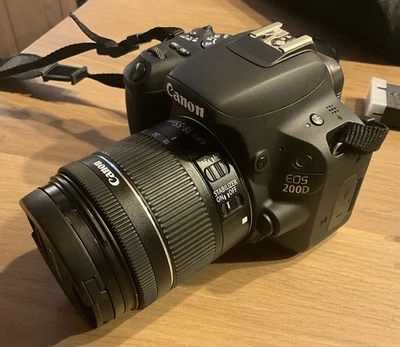 Canon EOS 200D 18-55mm IS STM DSLR-Kamera Kit - Schwarz (2250C002) - Bild 1 von 4