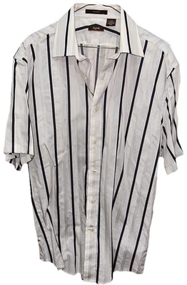 Nyne Men’s Short Sleeve Button Down Dress Shirt (L) - Image 1 of 3