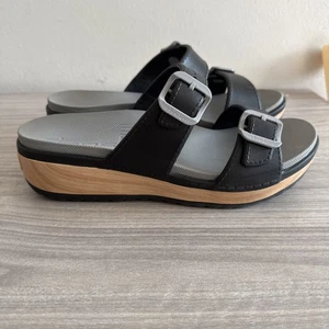 Dansko Kandi Damen-Sandalen 40 US 9,5–10 schwarz Slipper verstellbar Fußgewölbe Keilabsatz - Bild 1 von 12