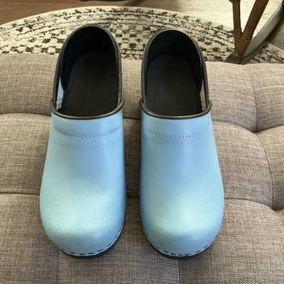 Tamancos femininos Bjork sueco conforto tamanho 38 39 azul claro enfermagem em excelente estado usado - Imagem 1 de 4