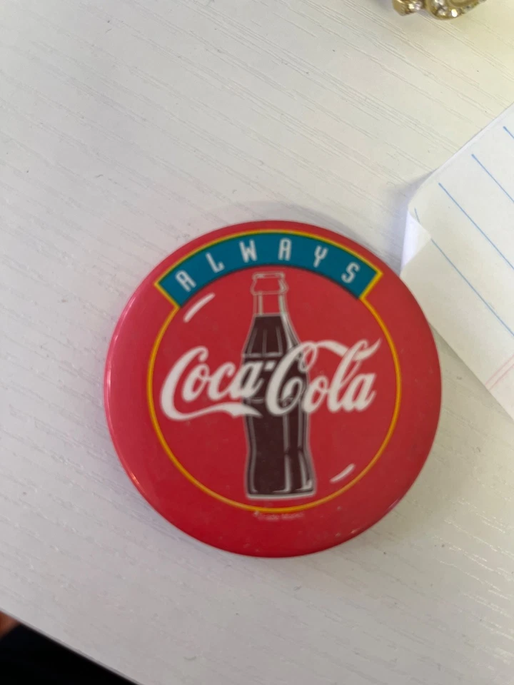 Letrero botón exhibición tienda Always Coca-Cola" Foto 1 de 1