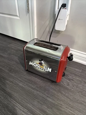Villa Ware Rare Red MICKEY MOUSE Musical Toaster - Image 1 of 4