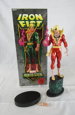 Estatua Bowen Designs Marvel Puño de Hierro Versión Roja Tamaño Completo Sin usar, en caja LA513 Foto 1 de 4