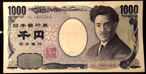 2004 JAPAN 1000 YEN  MT. JUJI  CRISP  BANKNOTE  INV#B10526 Cover