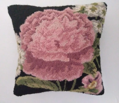 Almohada de Lana Floral Enganchada Negro Rosa Flor 12.5" Cuadrada Cremallera Trasera Foto 1 de 4