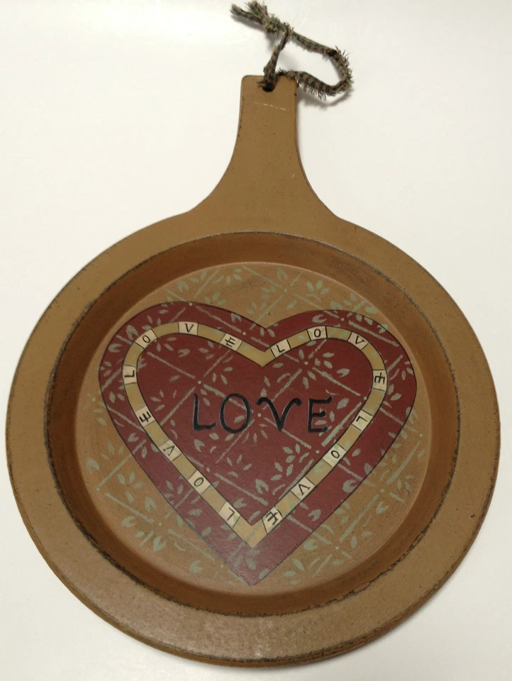 Decoración de pared de cocina para el hogar de campo Love sartén de madera con forma de corazón arte popular madera Foto 1 de 2