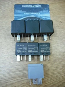 7 GENUINE FORD C-MAX MK1 RELAYS FROM THE ENGINE BAY FUSE BOX - Picture 1 of 2