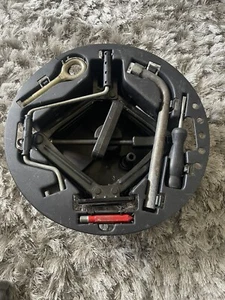 Alfa Romeo GT JTD 2007 Reserveradheber Werkzeugsatz - Bild 1 von 1