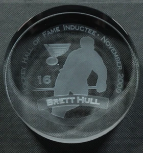 St. Louis Blues Brett Hull 2009 Hockey Hall of Fame Inductee Puck - Picture 1 of 5