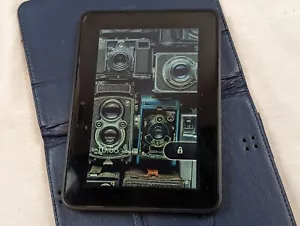 Pacchetto Amazon Kindle Fire HD 7 2a generazione 16 GB, Wi-Fi, 7 pollici - X43Z60 con custodia - Foto 1 di 8