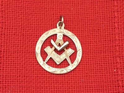 masonic 9ct gold watch fob - Image 1 of 4