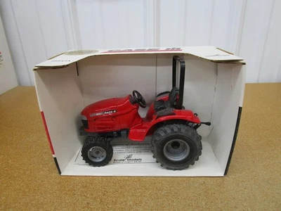 Case IH DX33 tractor SCALE MODELS 1/16 2000 Collector Ed. box diecast farm toy Z - Image 1 of 4
