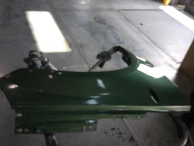 2005-2006 Chevrolet Equinox Green Right Fender 265312 4DR SUV Used Parts - Imagem 1 de 4