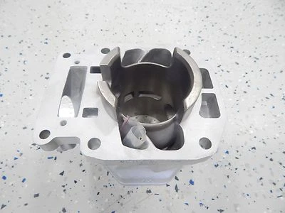 Moto de nieve Arctic Cat 1989-1990 Wildcat 650 cilindro de motor - 3003-799 Foto 1 de 4