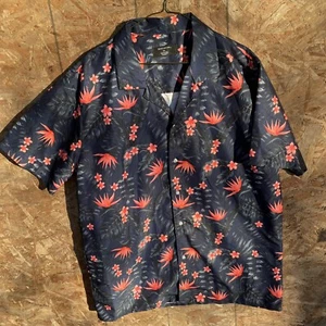 Hawaiihemd Herren Distortion Express dunkelblau und rot geblümt Polyester hell! - Bild 1 von 7