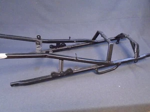 NEW GENUINE APRILIA RS 125 1996-1998 BLACK SADDLE SUPPORT AP8135942 - Picture 1 of 3