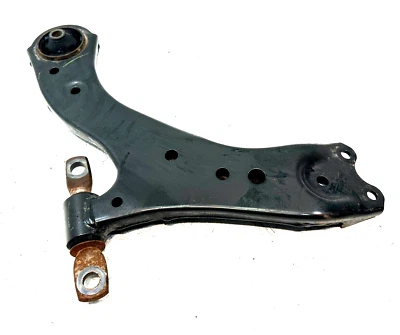 Brazo de control inferior delantero derecho del lado del pasajero Toyota Camry 2018-2024 OEM Foto 1 de 4