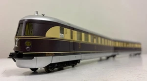 Trix #22010 DRG SVT137 Fliegender Hamburger with Sound (HO scale 1/87 16.5mm) - Picture 1 of 9