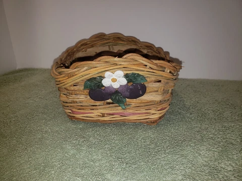 Antique Vintage Wicker Basket Hand Made Hand Painted Measures 7”x7”4” Cover