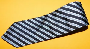 MEN'S AQUASCUTUM MADE IN ENGLAND BLUE/LIGHT BLUE STRIPED TIE - TIES - NECK TIES. - Picture 1 of 3