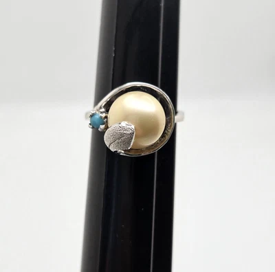 Anillo Vintage Imitación Perla Acento Turquesa Tono Plateado Clásico Retro Twee Cóctel Foto 1 de 4
