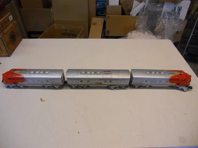 LIONEL TRAINS 2353 SANTA FE ABA DIESEL LOCOMOTIVE SET - Image 1 of 4