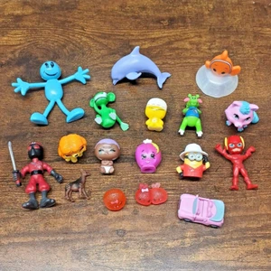 Lot of 17 Tiny Trinket Toys, Teacher Prizes, Junk Drawer - Picture 1 of 4