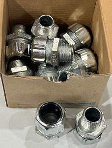 (10 each) Thomas & Bitts # 2922 - 1/2" strain relief cord connectors - straight - Picture 1 of 5