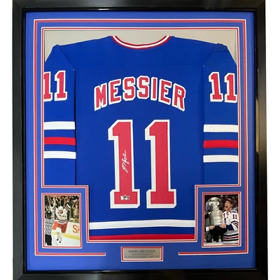 Framed Facsimile Autographed Mark Messier 33x42 Blue Reprint Laser Auto Jersey - Imagem 1 de 2
