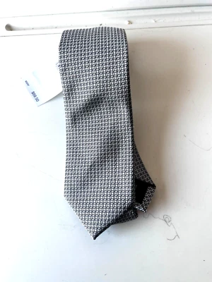 Corbata gris estampada geográfica lisa para hombre Calvin Klein talla única $69 Foto 1 de 4