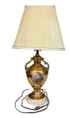 Lámpara victoriana de porcelana pintada a mano Hollywood Regency vintage dorada con pantalla Foto 1 de 4