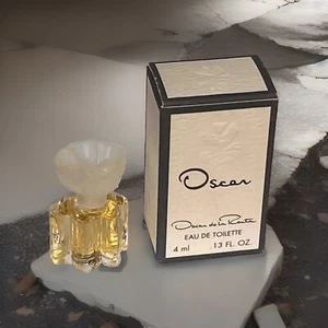 OSCAR de LA RENTA .13 fl. oz. / 4 ml Women Spray Perfume Collectible Miniature/ - Picture 1 of 5