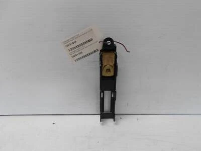 Ajustador de cinturón de seguridad para pasajero derecho Volkswagen Passat 1998-2005 3B0857819D OEM Foto 1 de 3