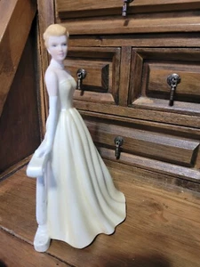 Home Interior Masterpiece Porcelain #12251-04 Grace Patricia figurine - Picture 1 of 5