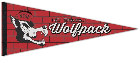 NC State Wolfpack SLOBBERIN'-WOLF-Style Premium Felt Wincraft Collectors PENNANT Cover