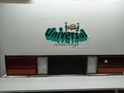 Centro de luz trasera Plymouth Acclaim 1990 Foto 1 de 4