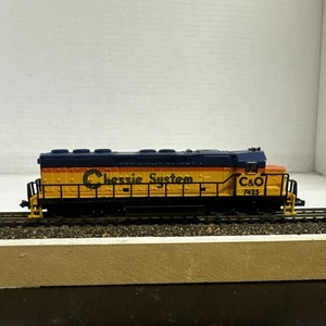 Model Power N Scale Sd45 Chessie System Diesel Locomotive #7425 - Picture 1 of 6