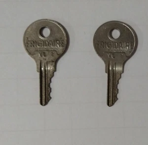 Vintage Konvolut 2 Frigidaire YL2 Schlüssel schwer zu finden 🗝️🗝️🗝️🗝️🗝️🗝️🗝️🗝️🗝️🗝️🗝️ - Bild 1 von 2
