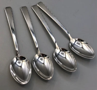 Juego de 4 cucharas soperas ovaladas Old Lace by Towle de plata de ley de 6,75" Foto 1 de 3