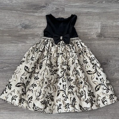 Vestido Floral Princesa Americana Negro y Dorado Terciopelo y Tul Niñas Talla 5 Foto 1 de 4