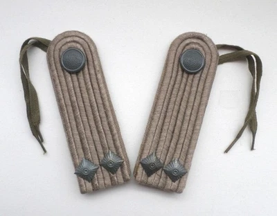 DDR Felddienst Leutnant Schulterstücke für Uniform NVA Stasi Grenztruppen - Bild 1 von 2