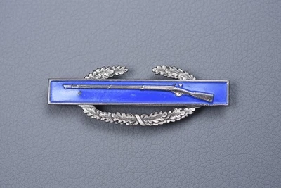 ЗНАЧОК БОЕВОЙ ПЕХОТЫ АРМИИ США ВТОРОЙ МИРОВОЙ ВОЙНЫ — ДВА ПРЕДМЕТА, СТЕРЛИНГОВОЕ СЕРЕБРО - Изображение 1 из 4