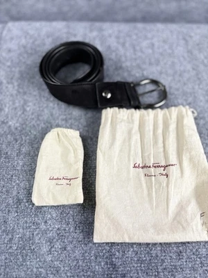 Cinturón Hombre Salvatore Ferragamo - Gamuza Negra - Talla 44 Hecho en Italia Usado Foto 1 de 4