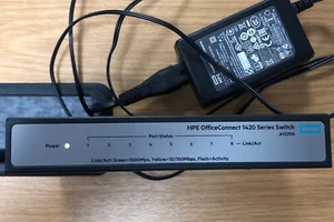 HP JH329A HP 1420-8G Switch with PSU HP 8-Port Gigabit Switch - Picture 1 of 3