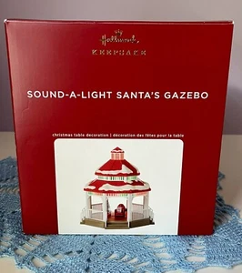 Decoración de mesa Santa's Gazebo 2020 Hallmark Keepsake Magic Sound-A-Light - Imagen 1 de 3