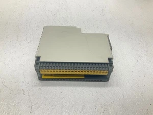 AEG Modicon AS-BDA P-210 AC 8 PT Output Module 115 VAC ASBDAP210 ASBDA (TBI) - Picture 1 of 8