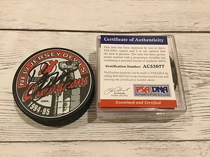 Bill Guerin firmó 94/95 New Jersey Devils Stanley Cup Hockey Puck PSA/DNA COA a - Imagen 1 de 2