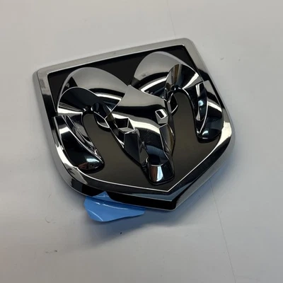 *NUEVO CON ARAÑAZOS* 2011-2018 DODGE RAM 1500 TAPA PUERTA TRASERA EMBLEMA LOGOTIPO INSIGNIA Foto 1 de 4